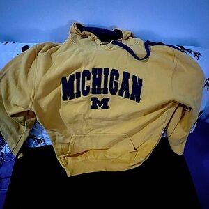 UNIVERSITY OF MICHIGAN SWEATSHIRT! MENS L